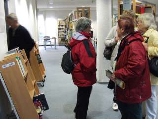 2012.10.13. Puchheimből jött vendégek könyvtári látogatása 32.jpg