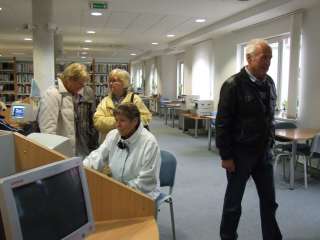 2012.10.13. Puchheimből jött vendégek könyvtári látogatása 20.jpg