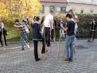 2013.10.22. Lengyel diákok a könyvtárban a piaristákkal 14.jpg