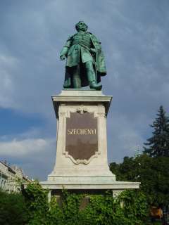 Sopron, Széchenyi tér. Széchenyi szobor.jpg
