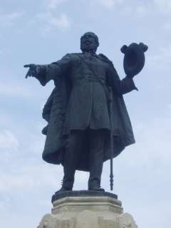 Szeged, Klauzál tér: Kossuth szobor 1.kép.jpg