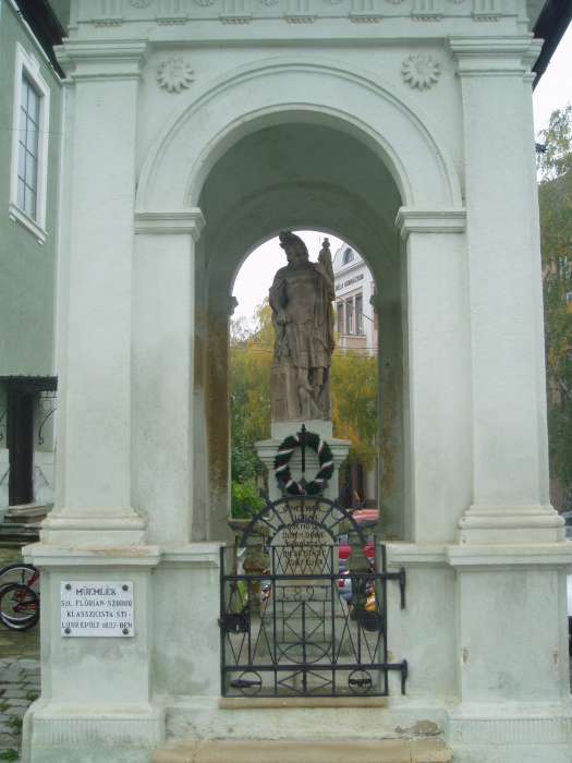 Baja, Szent Imre tér: Szent Flórián-szobor 1.kép.jpg