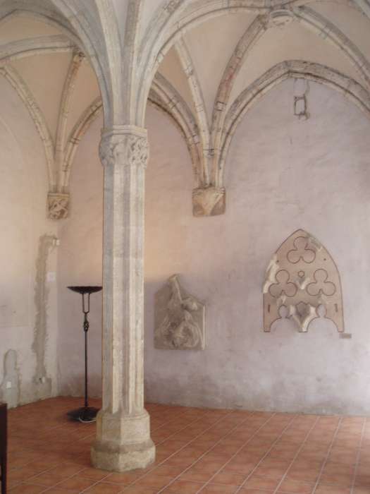 Sopron, Fő tér. Kecske templom.Káptalan terem 1.kép.jpg