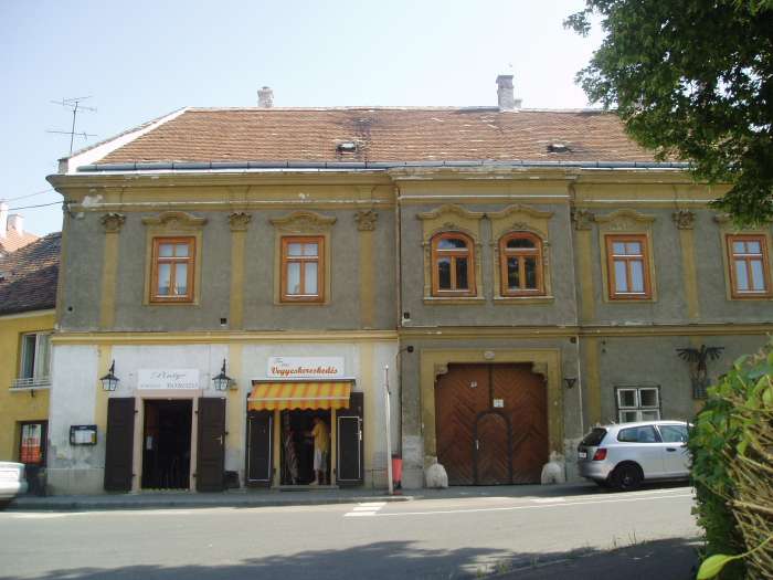 Sopron, Sas tér 06.jpg Sopron, Sas tér 06.jpg