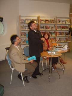 STA65536 - Czupi Gyula és Kardos Ferenc közösen mutatták be a Halis-év-könyvet.JPG STA65536 - Czupi Gyula és Kardos Ferenc közösen mutatták be a Halis-év-könyvet.JPG