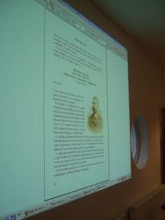 STA65571 - A hallgatóság a www.nagykar.hu honlapon található Halis-év-könyv elektronikus változatát szemlélhette a bemutató alatt.JPG STA65571 - A hallgatóság a www.nagykar.hu honlapon található Halis-év-könyv elektronikus változatát szemlélhette a bemutató alatt.JPG